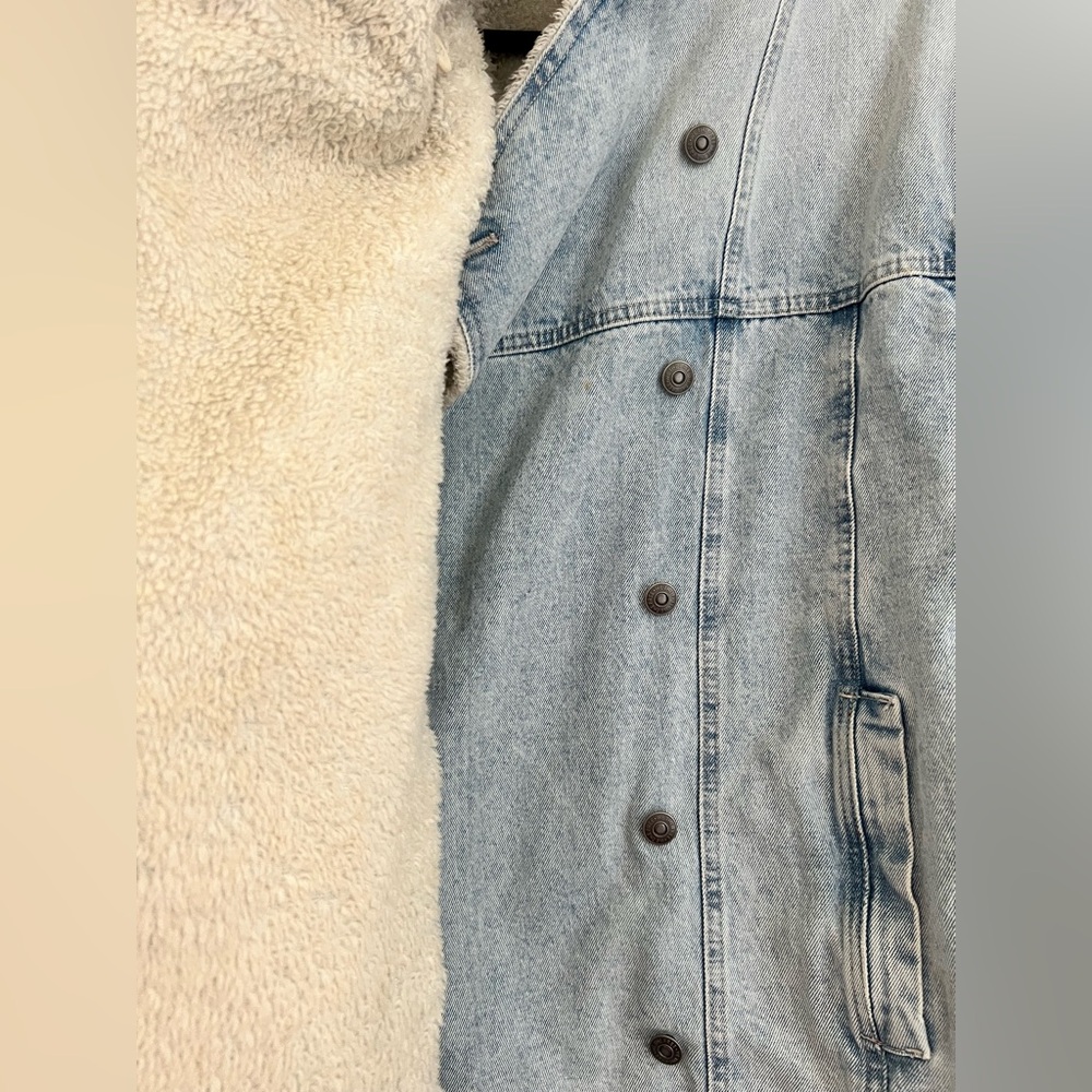 We The Free Twisted Heart Cozy Denim Jacket - Picture 4 of 9